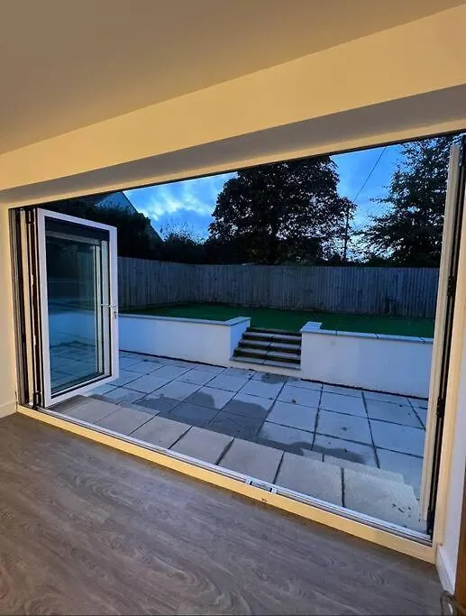 Apartment White 3 Bed Bungalow With En-Suite And Parking Winford United Kingdom